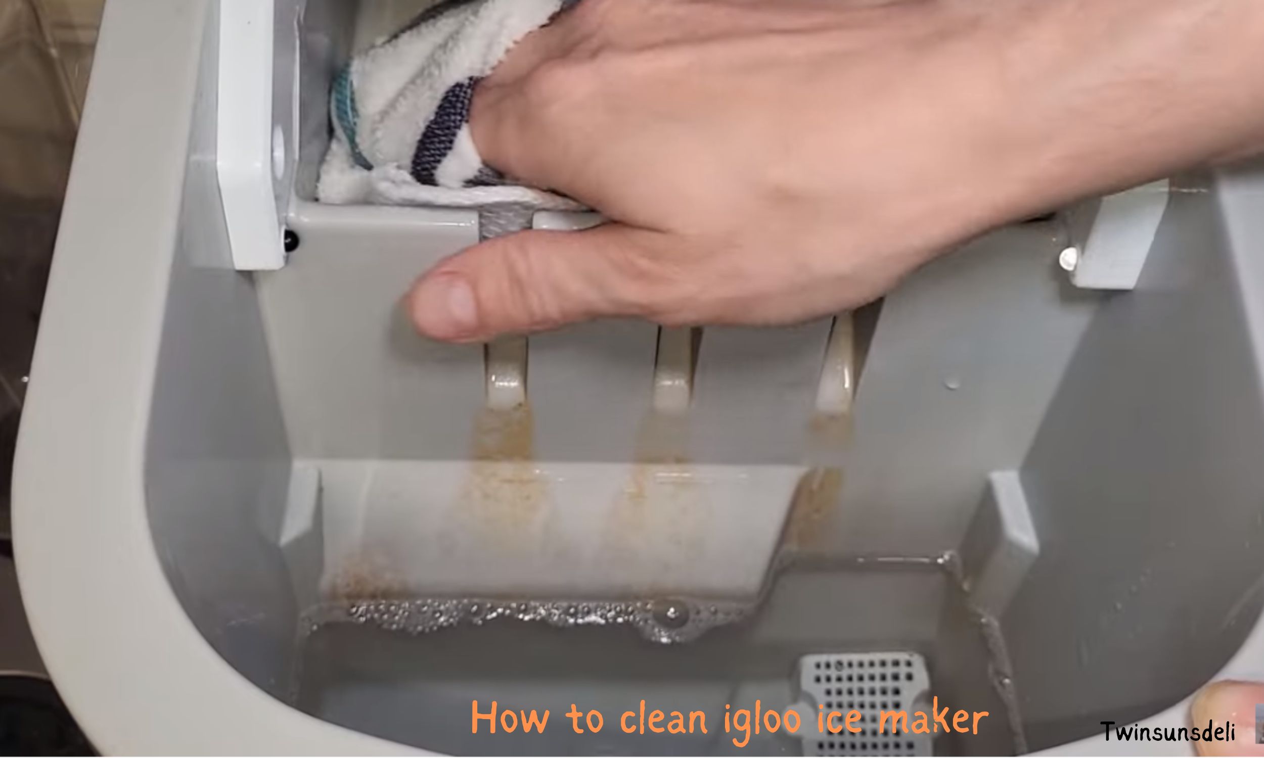 how to clean igloo ice maker
